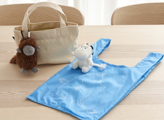 ご先祖さまとムーミンのぬいぐるみ型収納ケースがキュートなエコバッグ ムーミン公式サイト